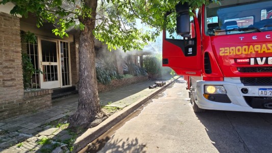Voraz incendio en una vivienda: la propietaria habría provocado el fuego