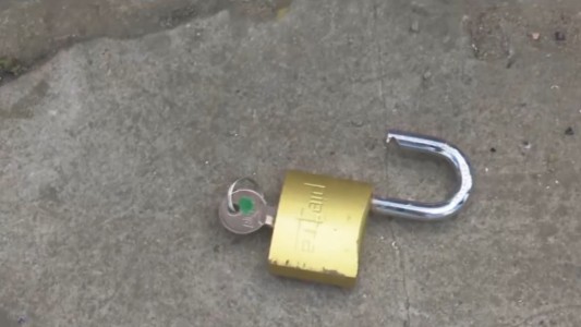 Robaron una perfumería de Fisherton durante un corte de luz