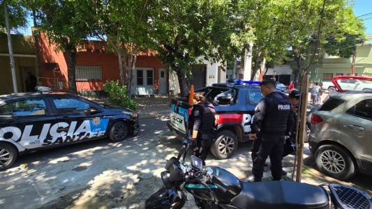 Vecinos denunciaron que un niño de 4 años estaba encerrado en un balcón