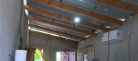 Pérez: una familia perdió el techo de su casa por el violento temporal del fin de semana