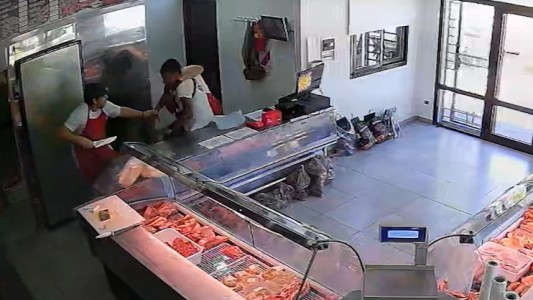 Entró a robar y los comerciantes lo redujeron con un cuchillo de carnicería