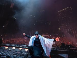 Bizarrap hizo vibrar el escenario principal del Ultra Miami 2026 con un show exclusivo