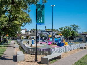 Rosario inauguró dos nuevas plazas en zona norte y anunciaron obras en Avenida Casiano Casas