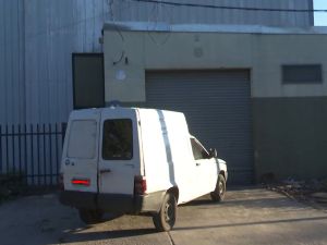 Cortaron la luz de una distribuidora y robaron 12 millones de pesos