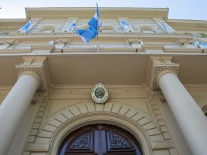 Cronograma de servicios públicos en Rosario por el Día del Veterano y Viernes Santo