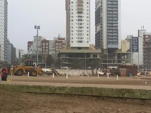 Demolieron la “saladita de la Bristol” tras un operativo federal en Mar del Plata