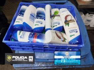 Intentaron robar productos de perfumería y terminaron detenidos por los empleados