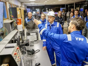Marín anunció que YPF bajará el precio de la nafta