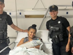 Rosario: policías asistieron un parto dentro de un patrullero en el inicio de 2026