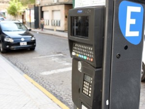No se cobrará el estacionamiento medido en el centro durante las vísperas de las fiestas
