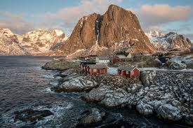 El lugar del mundo donde el sol no se pone durante meses: cómo afecta al cuerpo humano y 10 curiosidades únicas