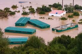 La tormenta Leonardo azota Andalucía y Portugal: 4.000 evacuados y una víctima fatal
