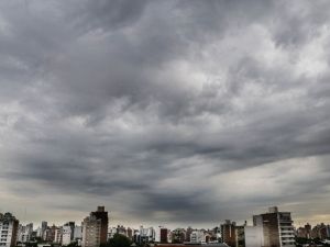 Calor persistente y tormentas previstas para la noche del jueves