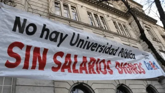 Conflicto universitario en Rosario: la UNR y la UTN inician un paro total por una semana ante la pérdida salarial