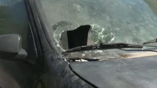 Ataque en barrio Estela Maris: incendiaron tres autos estacionados