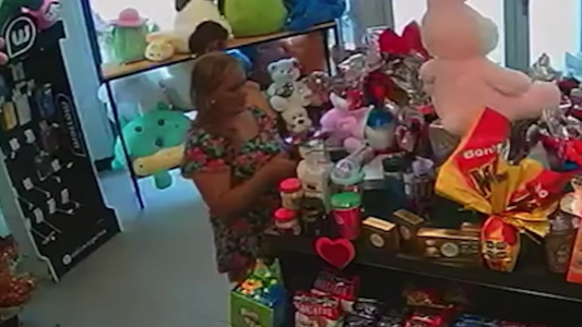 La mechera de los huevos de Pascua: entró, se llevó los productos y escapó