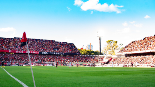FIFA inhibió a Newell’s por tres mercados de pases