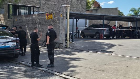 Redujeron con una Taser a un trabajador que roció con nafta a un compañero y a sí mismo