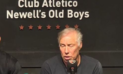 La derrota ante Lanús tuvo consecuencias: Sensini renunció a su cargo en Newell’s