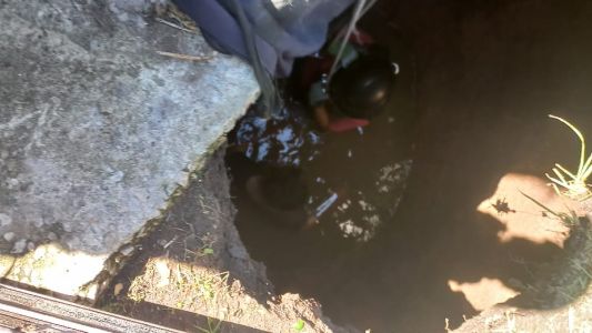 Rescataron a un hombre que cayó a un pozo en zona sur