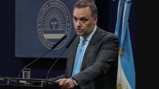 Adorni continúa con reuniones tratando de dejar atrás los cuestionamientos