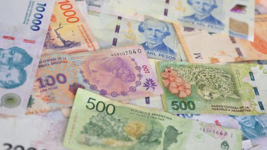 Los salarios crecieron 2,5% en enero, pero se mantienen por debajo de la inflación