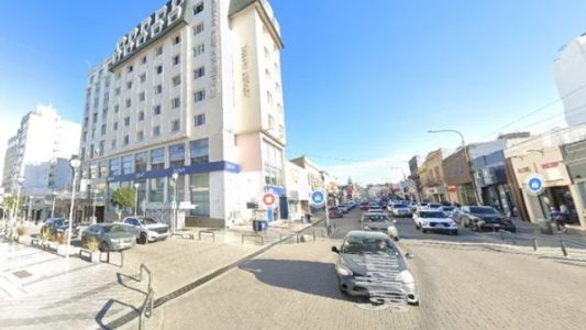 Murió un hombre tras caer desde el cuarto piso de un hotel en Comodoro Rivadavia