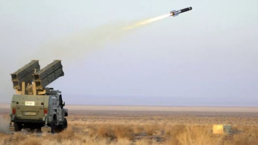 Irán despliega su poder balístico y lanza por primera vez el misil Sejil contra Israel