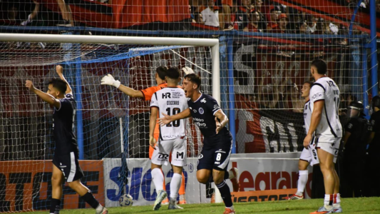 Fracaso en Rafaela: Newell’s cayó ante Acassuso y se despidió de la Copa Argentina