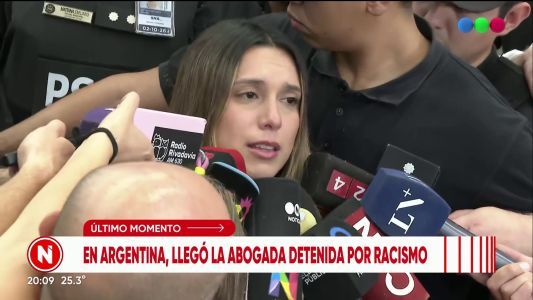Agostina Páez regresó a Argentina tras permanecer retenida en Brasil por injuria racial
