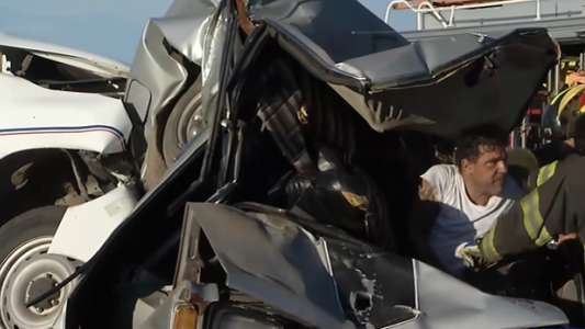 El conductor atrapado en el choque múltiple de la autopista ya recibió el alta