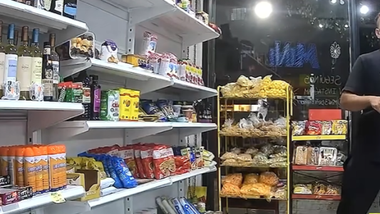 Robo en un minimercado de Echesortu: se hizo pasar por cliente y terminó armado