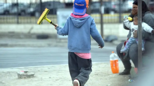 Según la UCA, más de la mitad de los niños en Argentina son pobres