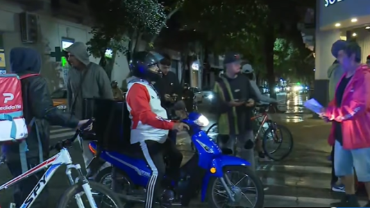 Protesta de cadetes en Córdoba y España: reclaman más espacio para bicicletas y motos