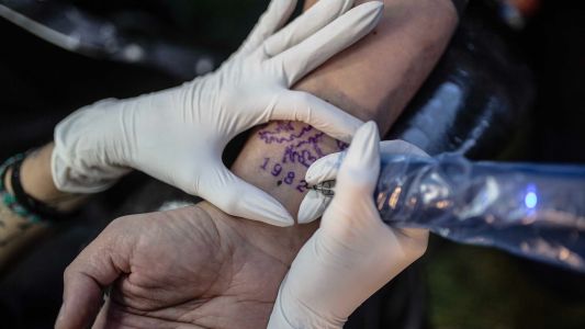 Vigilia por Malvinas: a 44 años de la guerra, el homenaje a los héroes en el Monumento a la Bandera