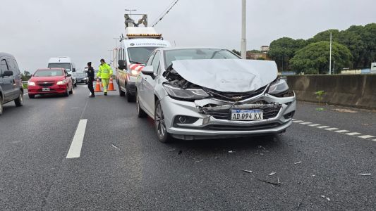 Acceso Sur y Uriburu: choque en cadena tras el cruce inesperado de un peatón