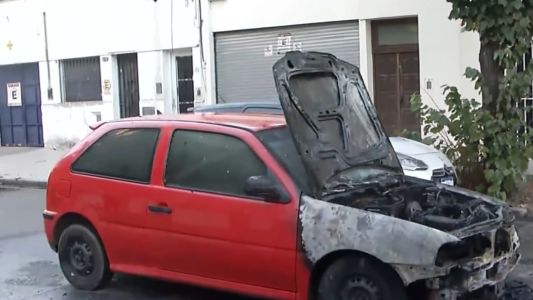 Se le prendió fuego el auto rumbo al trabajo
