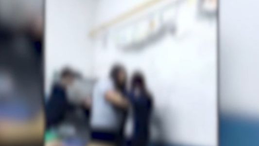 Violenta pelea entre alumnos en un aula