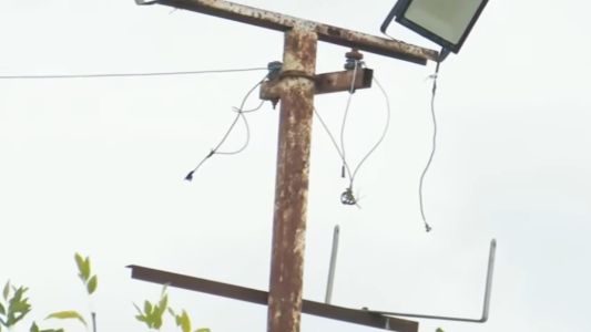 Robaron los reflectores en un club barrial: el predio quedó sin iluminación para los entrenamientos