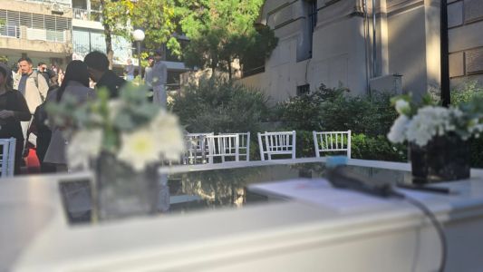 "Casate con tu ciudad como testigo": furor en Rosario por las bodas en espacios públicos emblemáticos