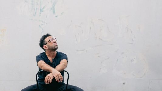 Pablo Comas celebra los 10 años de “Días de Fuerza” con un show gratis este jueves en la Lavardén