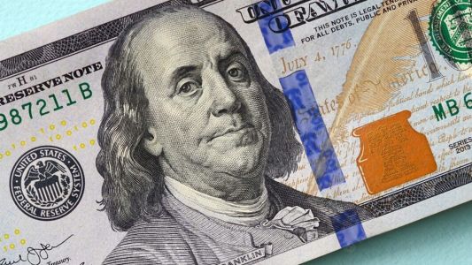 El dólar volvió a subir y alcanzó el valor más alto en más de un mes