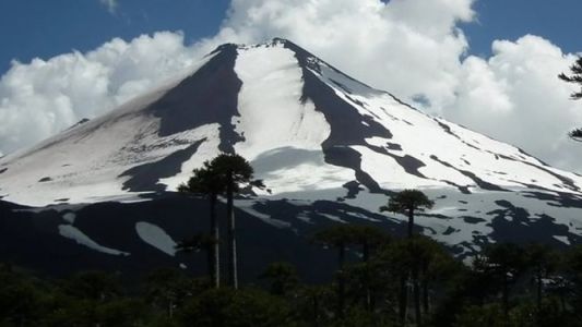 Buscan a un andinista argentino desaparecido en un volcán de Chile