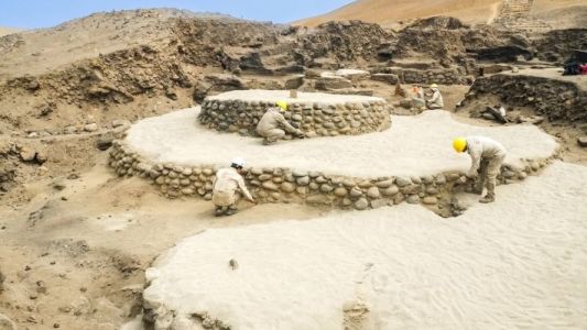 Descubren en Perú una estructura circular perteneciente a la civilización más antigua de América