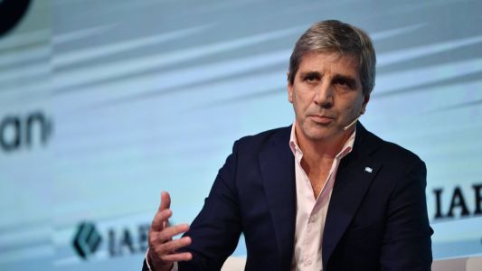 El equipo económico viaja a la Asamblea del FMI en busca de destrabar un desembolso