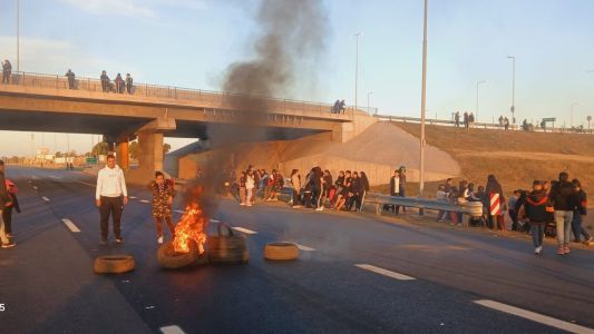 Familiares y amigos de Agostina Vega exigen justicia por su asesinato