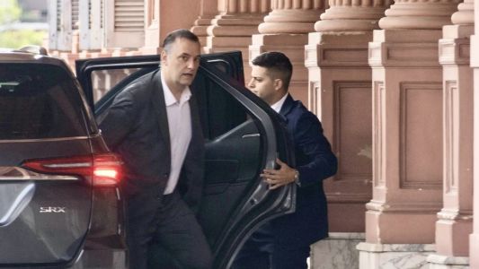 Caso Adorni: gastó $14 millones en muebles para su departamento en Caballito