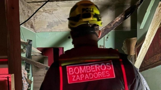 Derrumbe en una vivienda de zona sur deja a un hombre herido