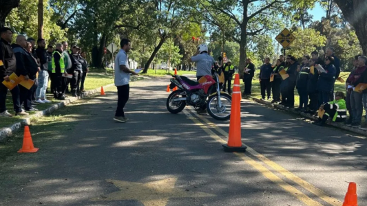 Nuevo examen para motos en Rosario incluye el desafío del circuito en forma de "8"