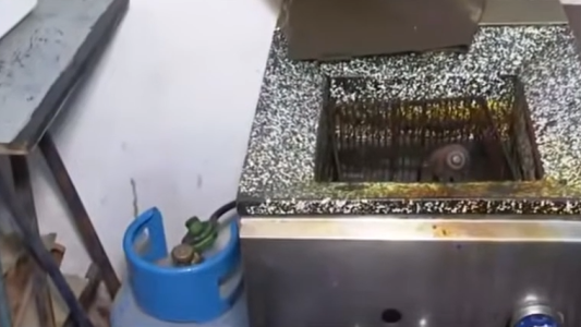 Entraron a robar por la chimenea de una bracería en Nuevo Alberdi